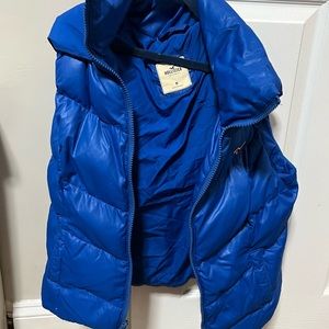 Hollister vest